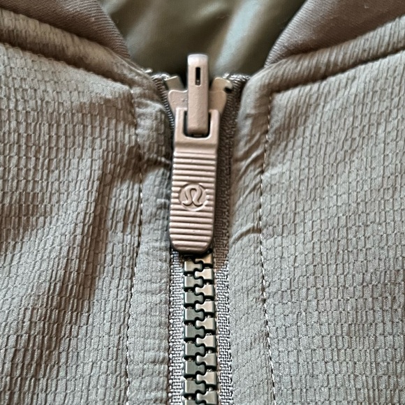 Lululemon green reversible puffer coat - Picture 4 of 6